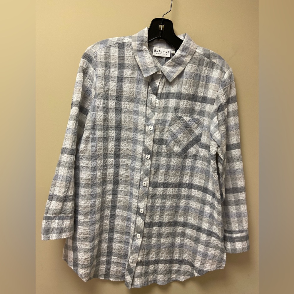 Puckered grey and white checkered habitat shirt.